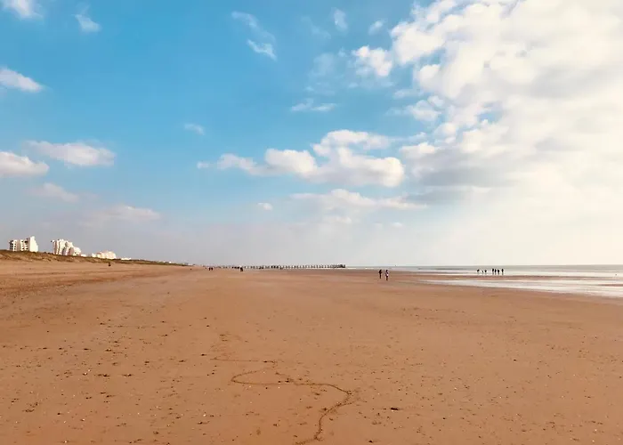 Standing Et Ocean A 50m, De L'oasis Apartmán